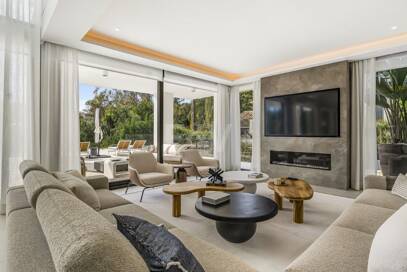 Współczesna willa w Villas del Marqués na Złotej Mili