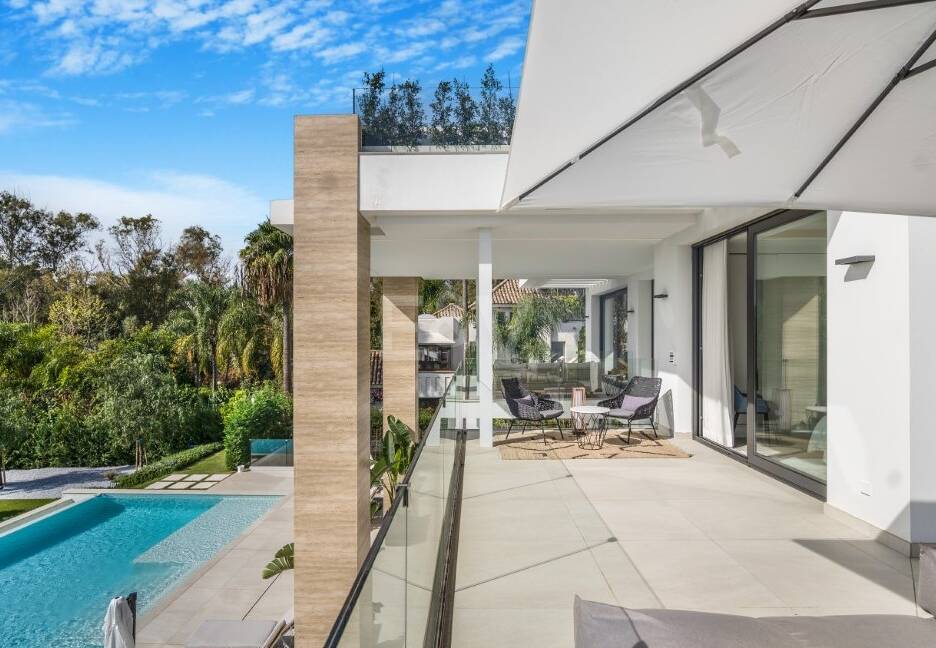 Współczesna willa w Villas del Marqués na Złotej Mili