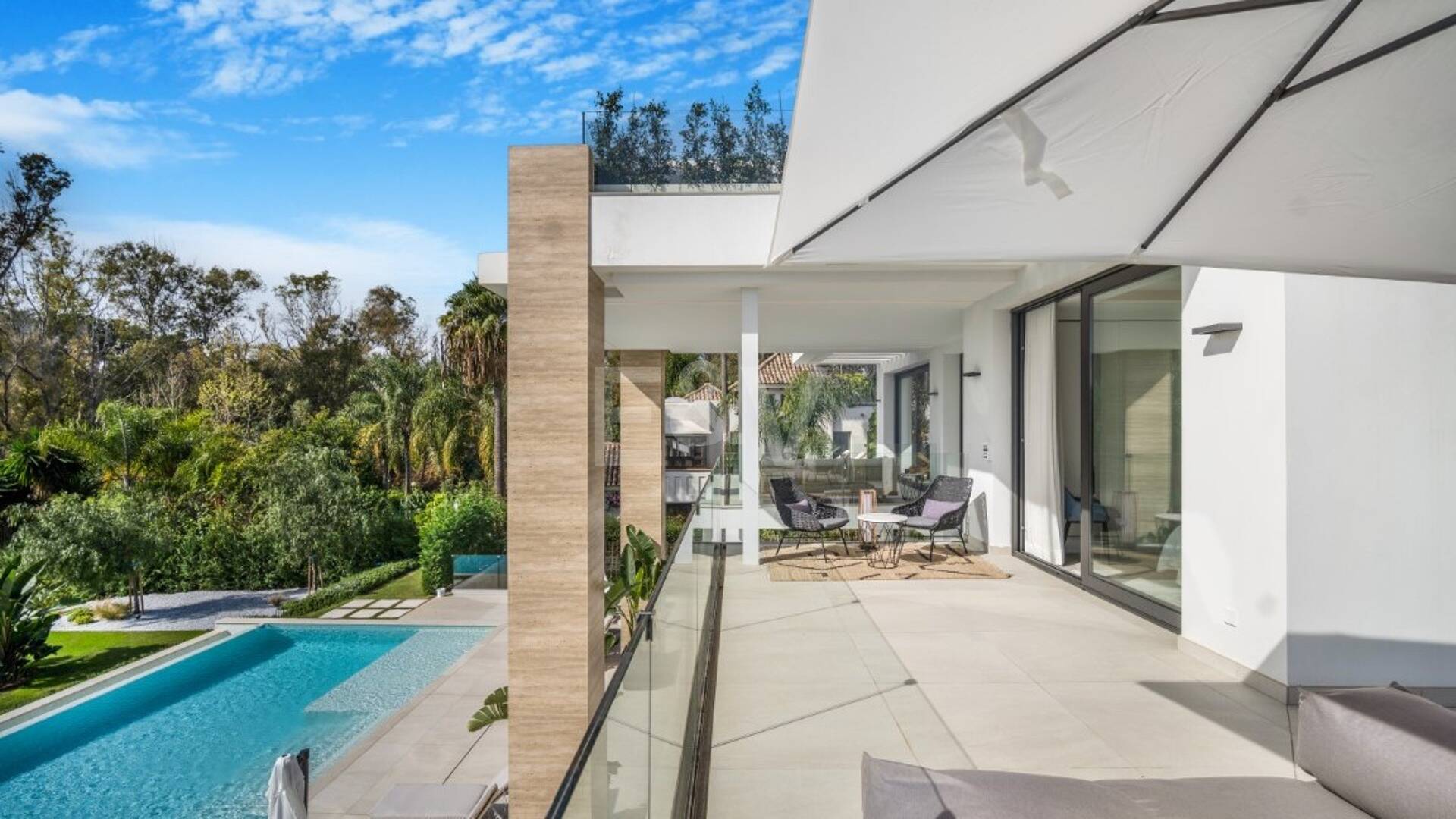 Współczesna willa w Villas del Marqués na Złotej Mili