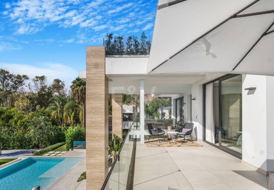 Współczesna willa w Villas del Marqués na Złotej Mili