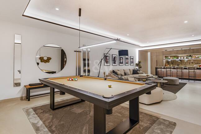 Współczesna willa w Villas del Marqués na Złotej Mili