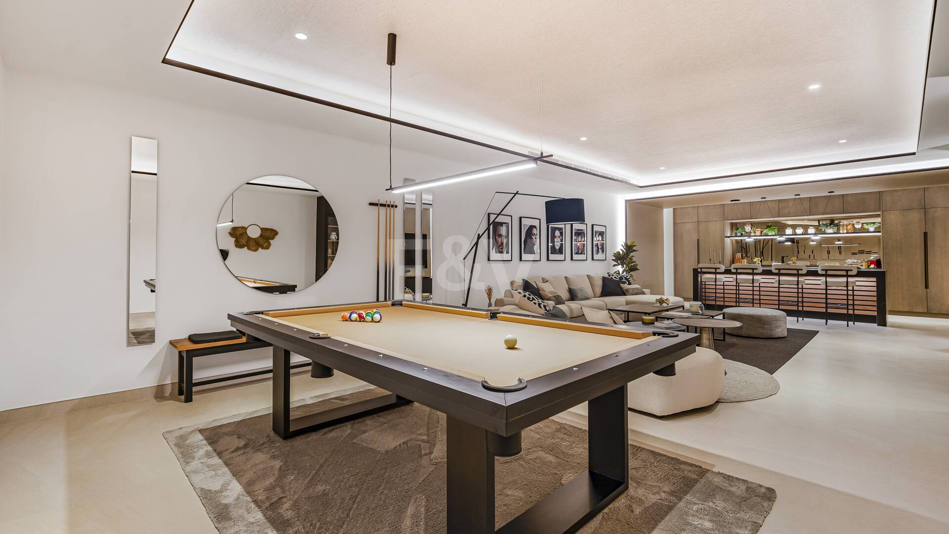 Współczesna willa w Villas del Marqués na Złotej Mili