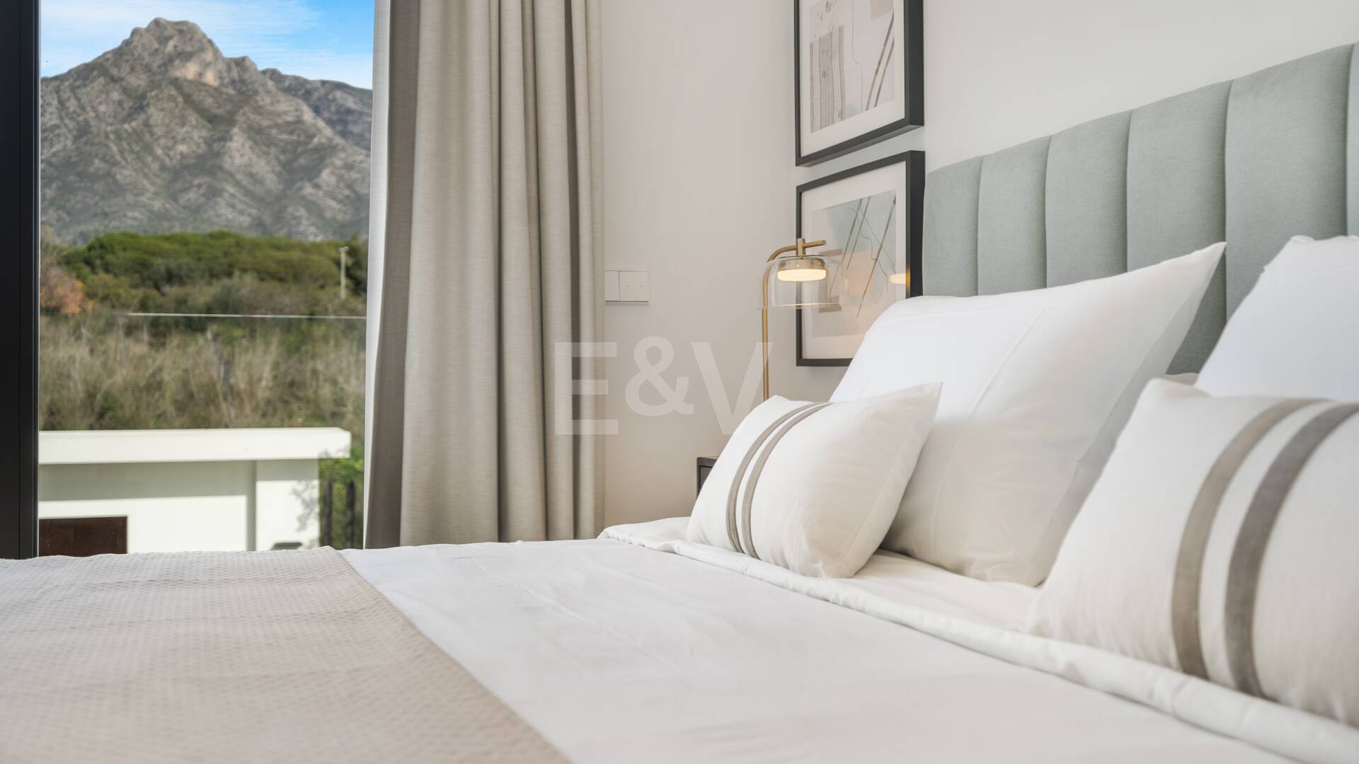 Współczesna willa w Villas del Marqués na Złotej Mili