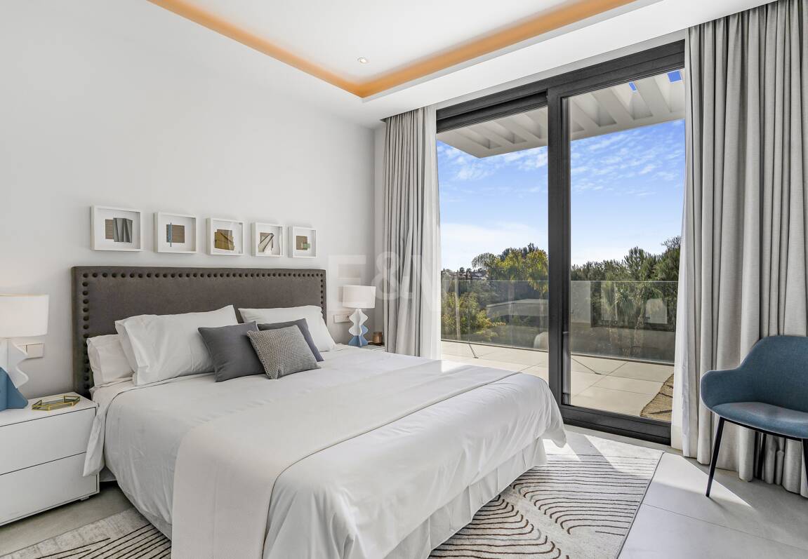 Współczesna willa w Villas del Marqués na Złotej Mili