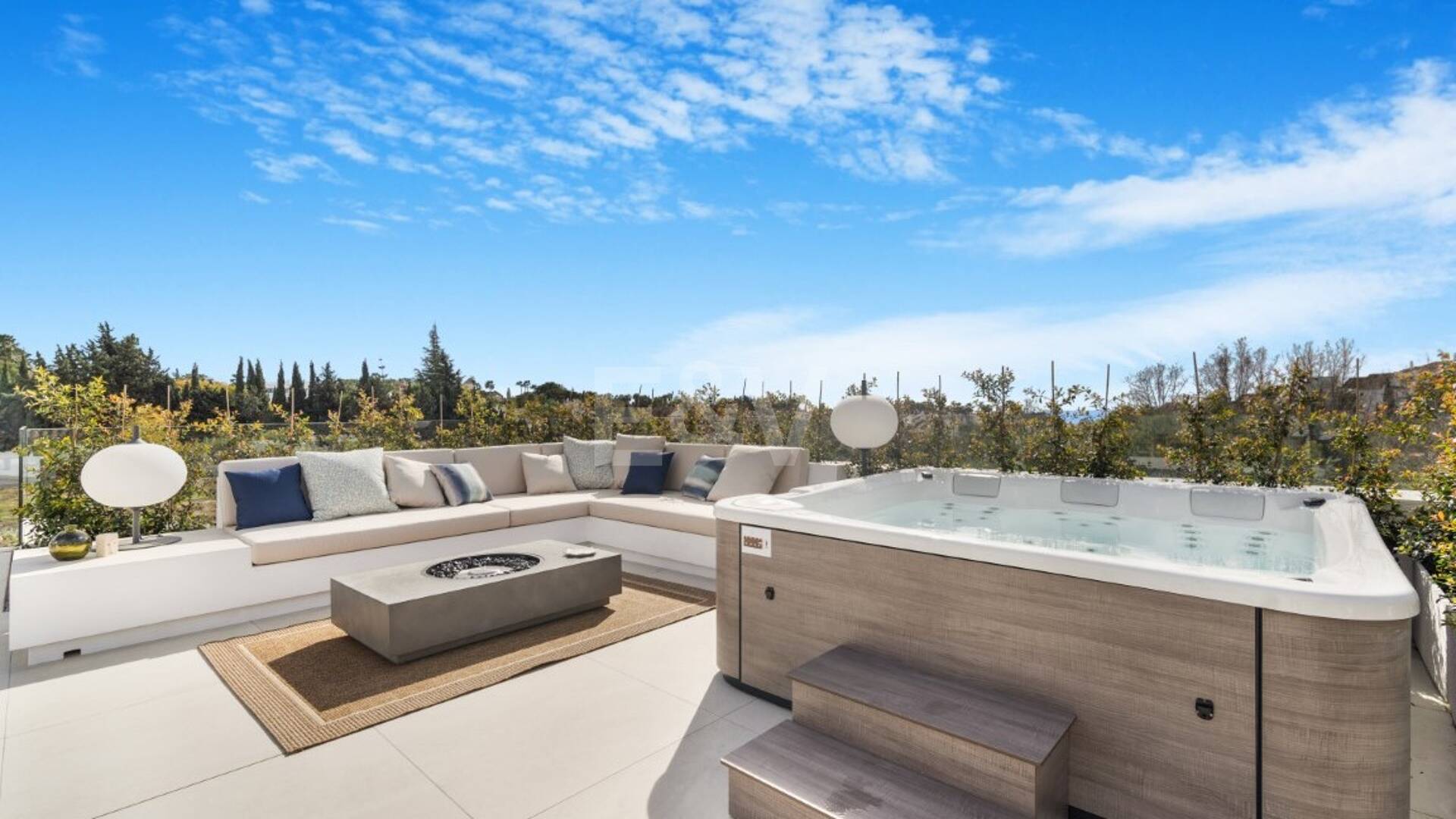 Współczesna willa w Villas del Marqués na Złotej Mili