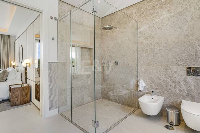 Współczesna willa w Villas del Marqués na Złotej Mili