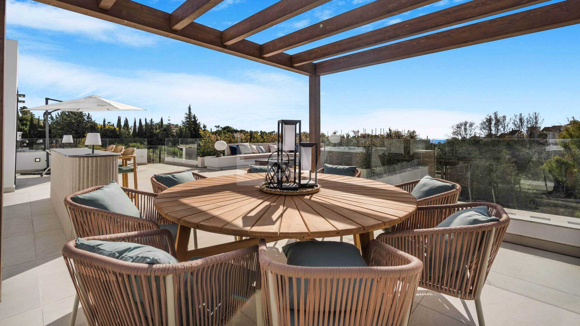 Współczesna willa w Villas del Marqués na Złotej Mili