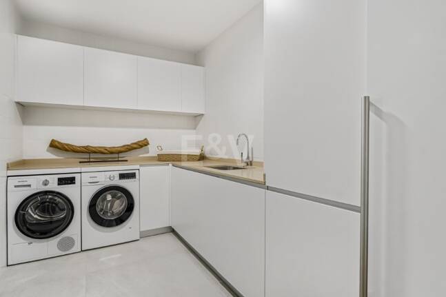 Współczesna willa w Villas del Marqués na Złotej Mili