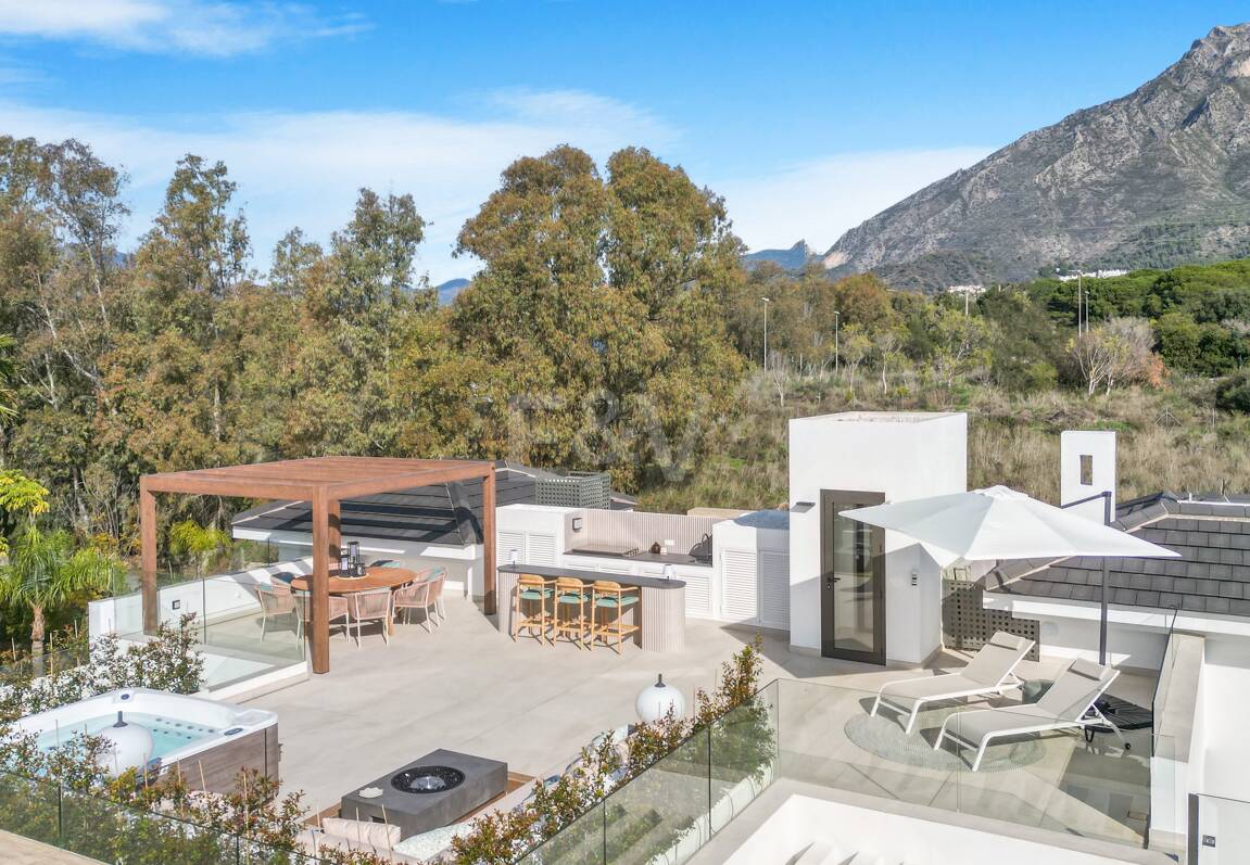 Współczesna willa w Villas del Marqués na Złotej Mili