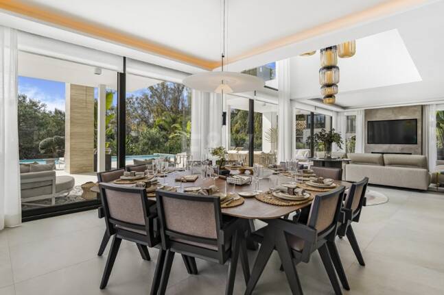 Współczesna willa w Villas del Marqués na Złotej Mili