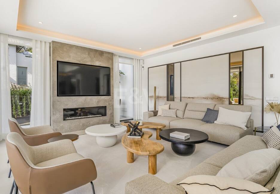 Współczesna willa w Villas del Marqués na Złotej Mili