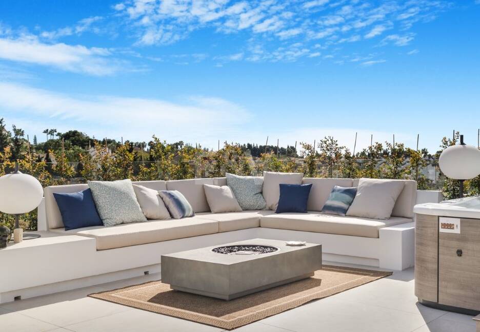 Współczesna willa w Villas del Marqués na Złotej Mili