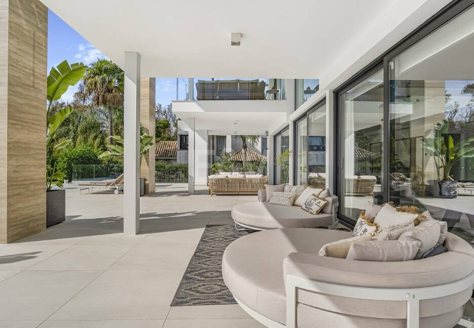 Współczesna willa w Villas del Marqués na Złotej Mili