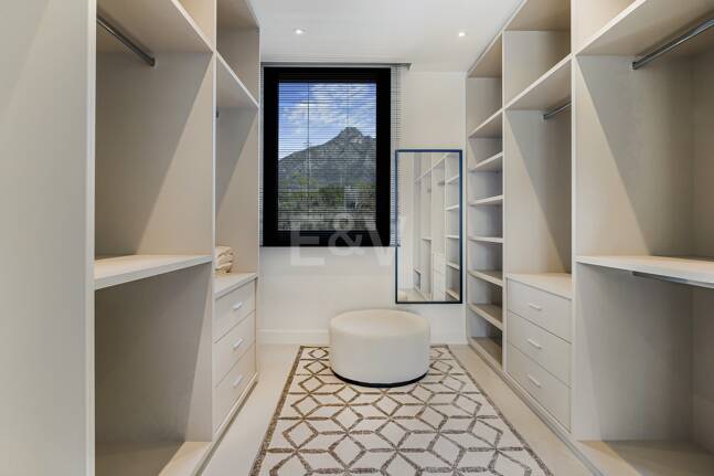 Współczesna willa w Villas del Marqués na Złotej Mili