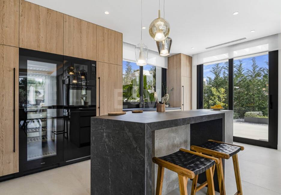 Współczesna willa w Villas del Marqués na Złotej Mili