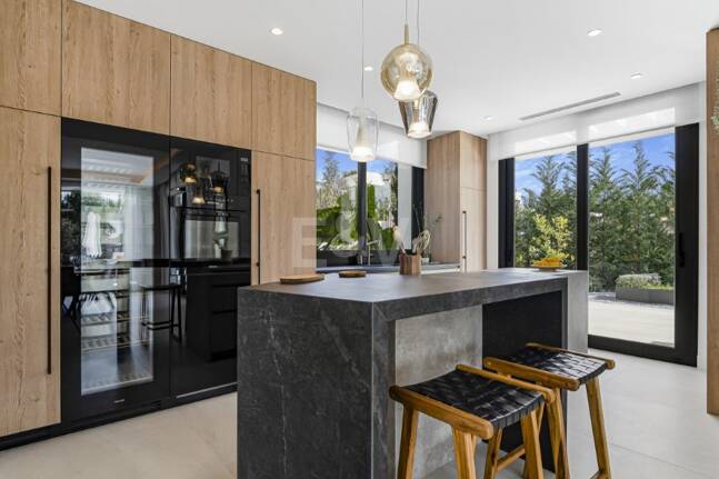 Współczesna willa w Villas del Marqués na Złotej Mili