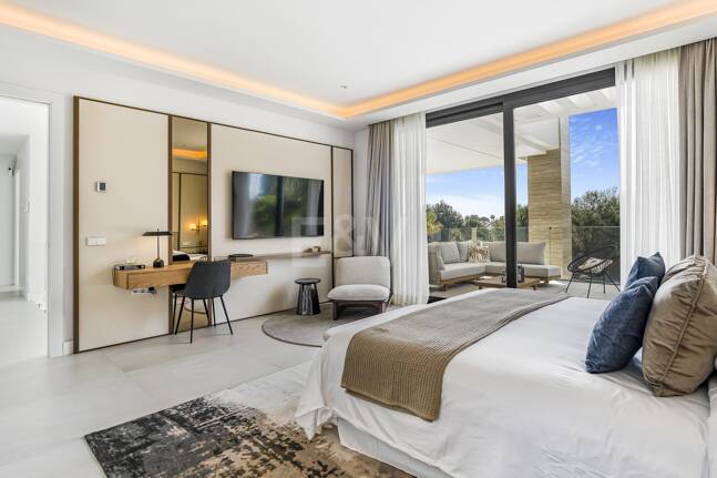 Współczesna willa w Villas del Marqués na Złotej Mili