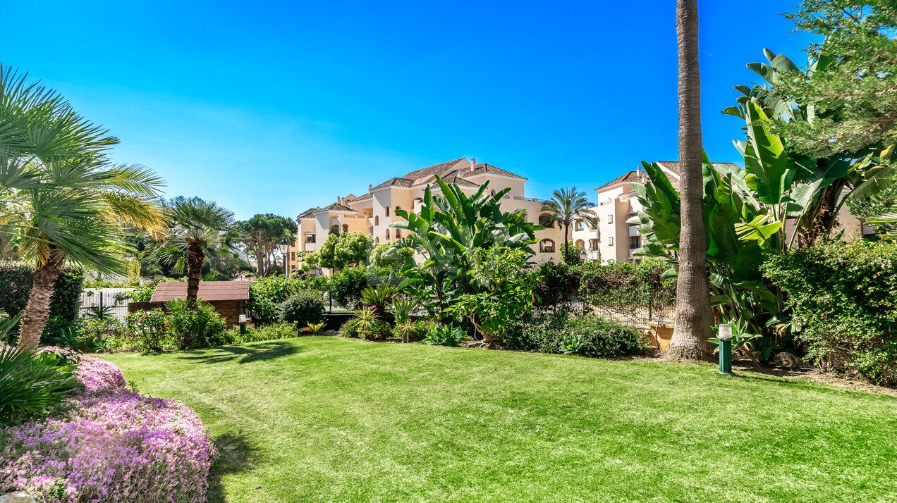 Penthouse in Strandnähe in Elviria, nur wenige Gehminuten zum Strand und zu den Einrichtungen