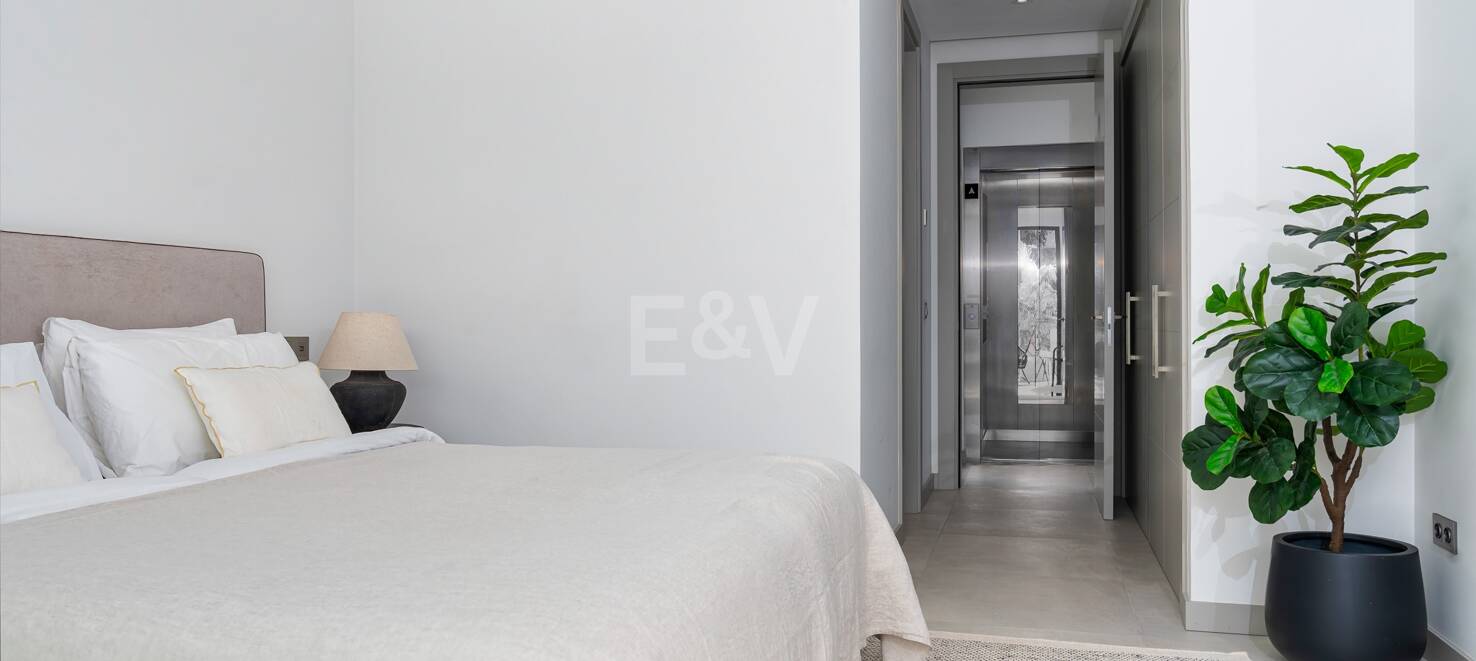 Modern luxury villa in Nueva Andalucia walking distance to Puerto Banus
