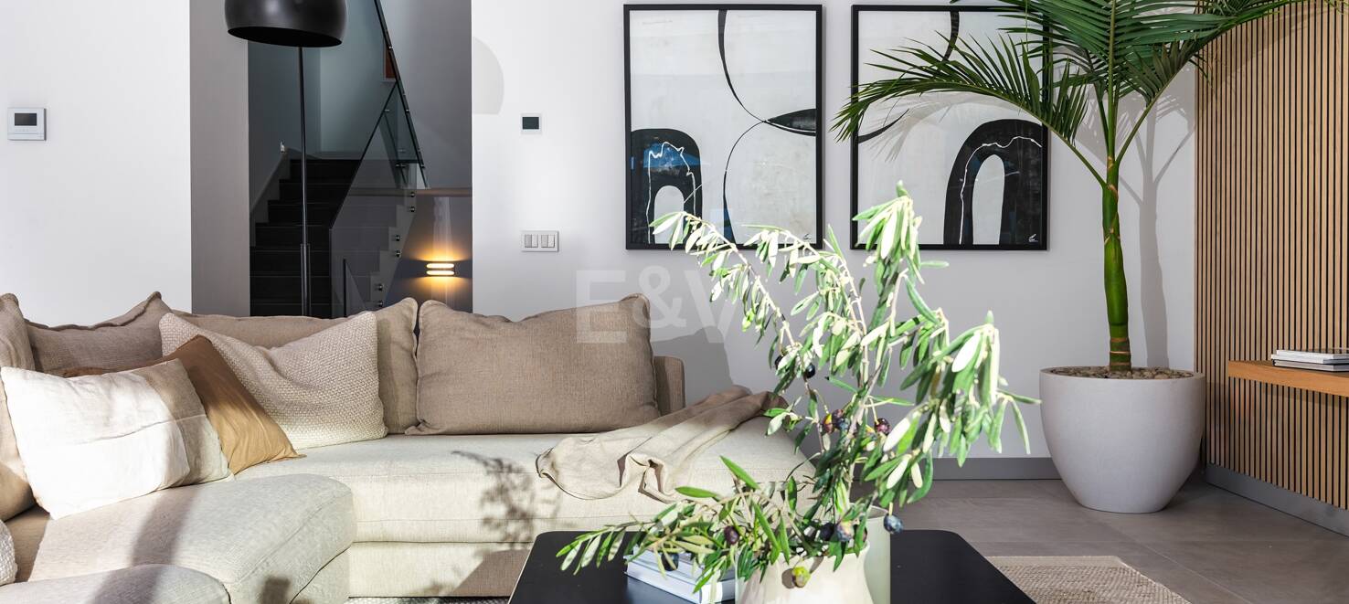 Modern luxury villa in Nueva Andalucia walking distance to Puerto Banus