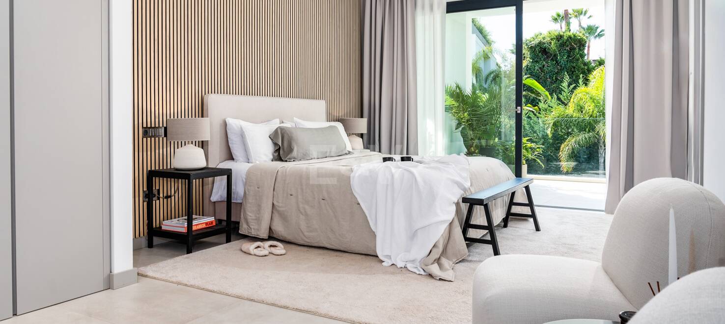 Modern luxury villa in Nueva Andalucia walking distance to Puerto Banus