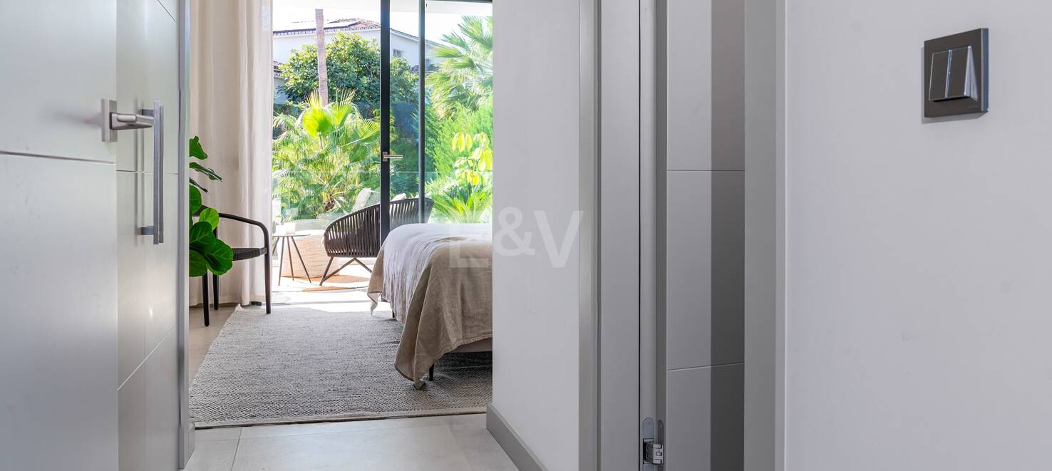 Modern luxury villa in Nueva Andalucia walking distance to Puerto Banus