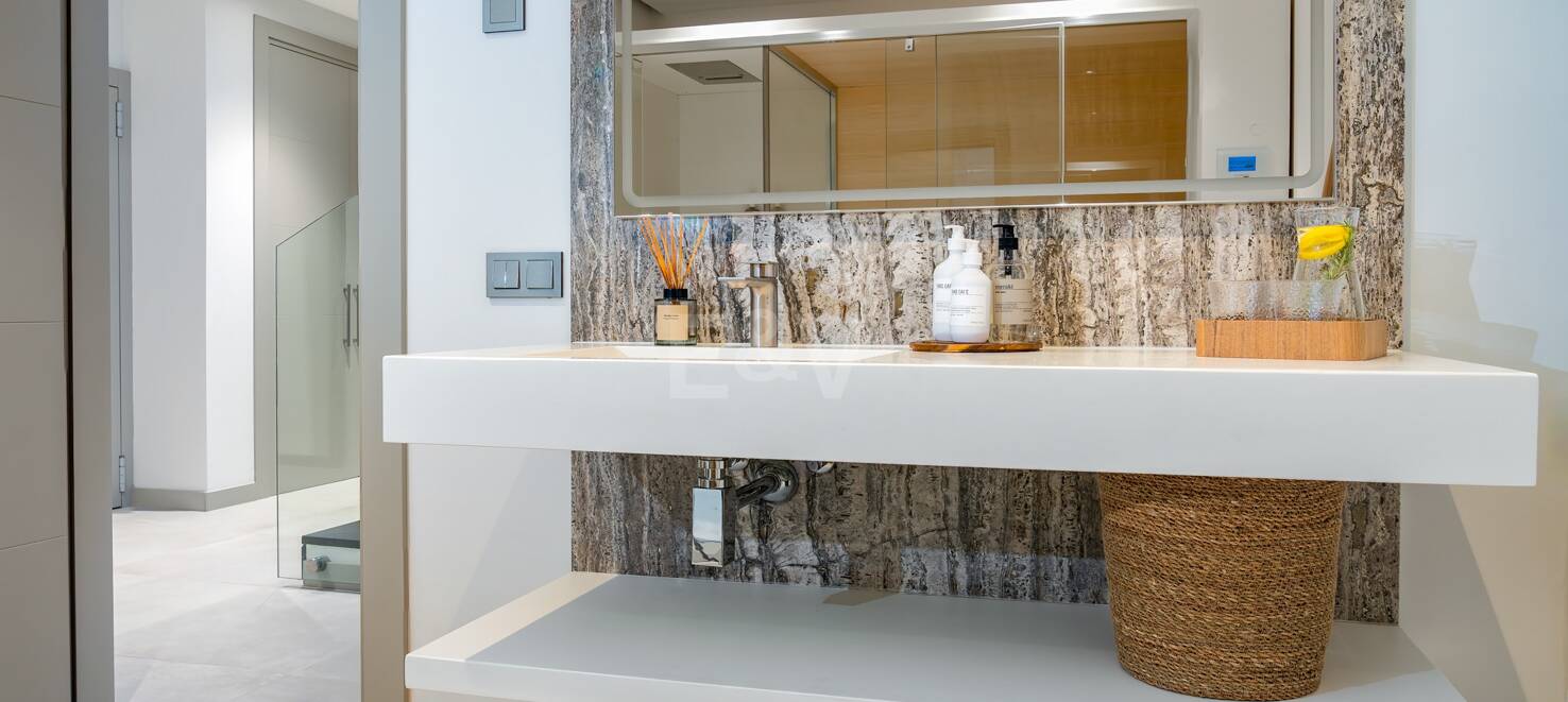 Modern luxury villa in Nueva Andalucia walking distance to Puerto Banus