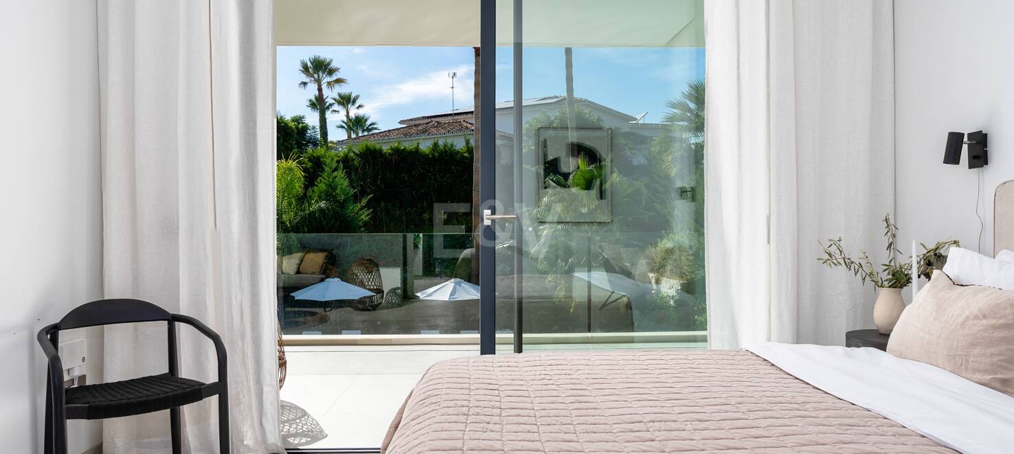 Modern luxury villa in Nueva Andalucia walking distance to Puerto Banus