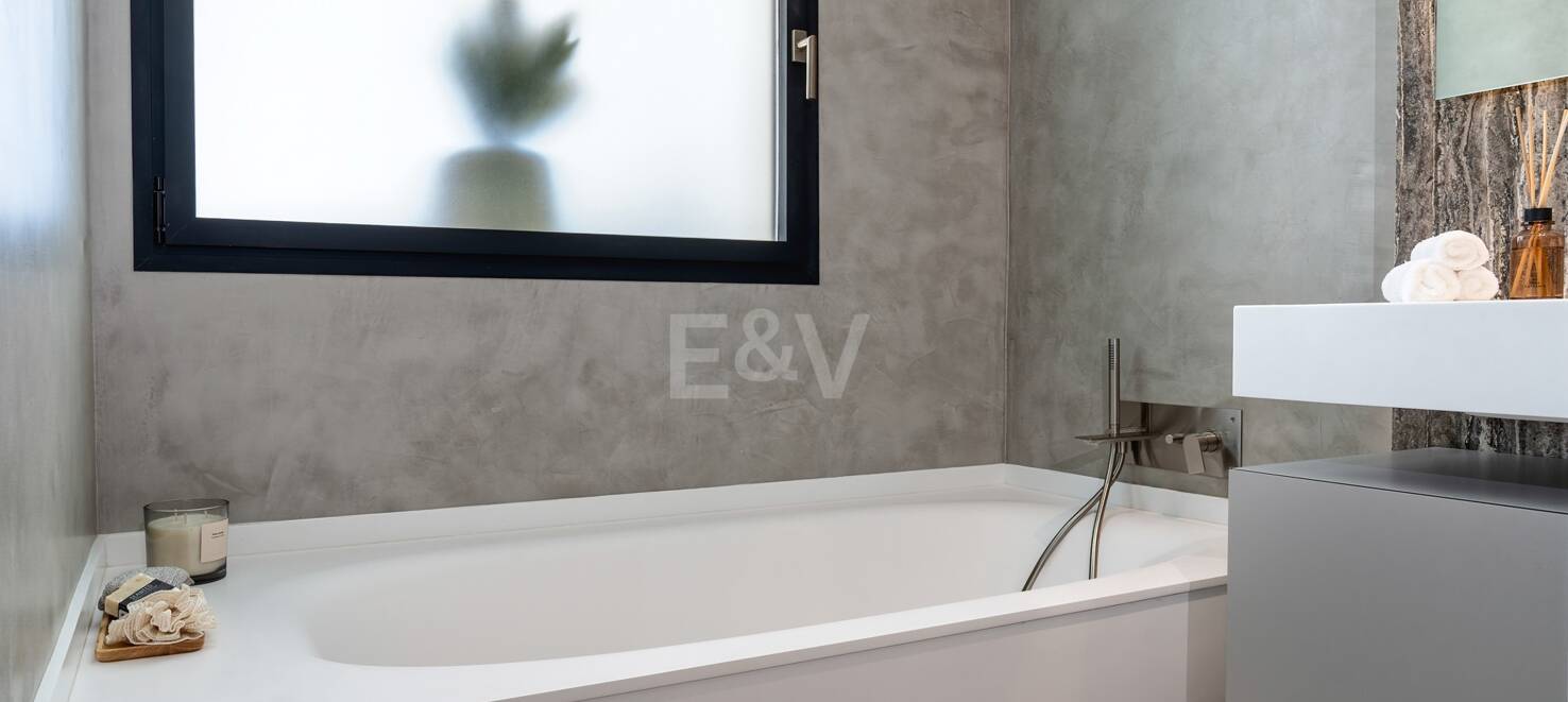 Modern luxury villa in Nueva Andalucia walking distance to Puerto Banus