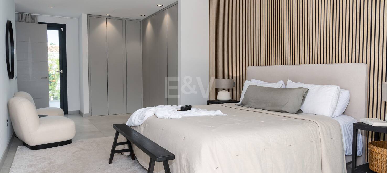 Modern luxury villa in Nueva Andalucia walking distance to Puerto Banus
