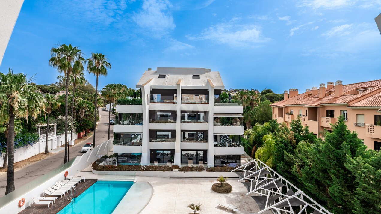 Modernes Penthouse mit großen Terrassen In Carib Playa, Marbella in Strandnähe