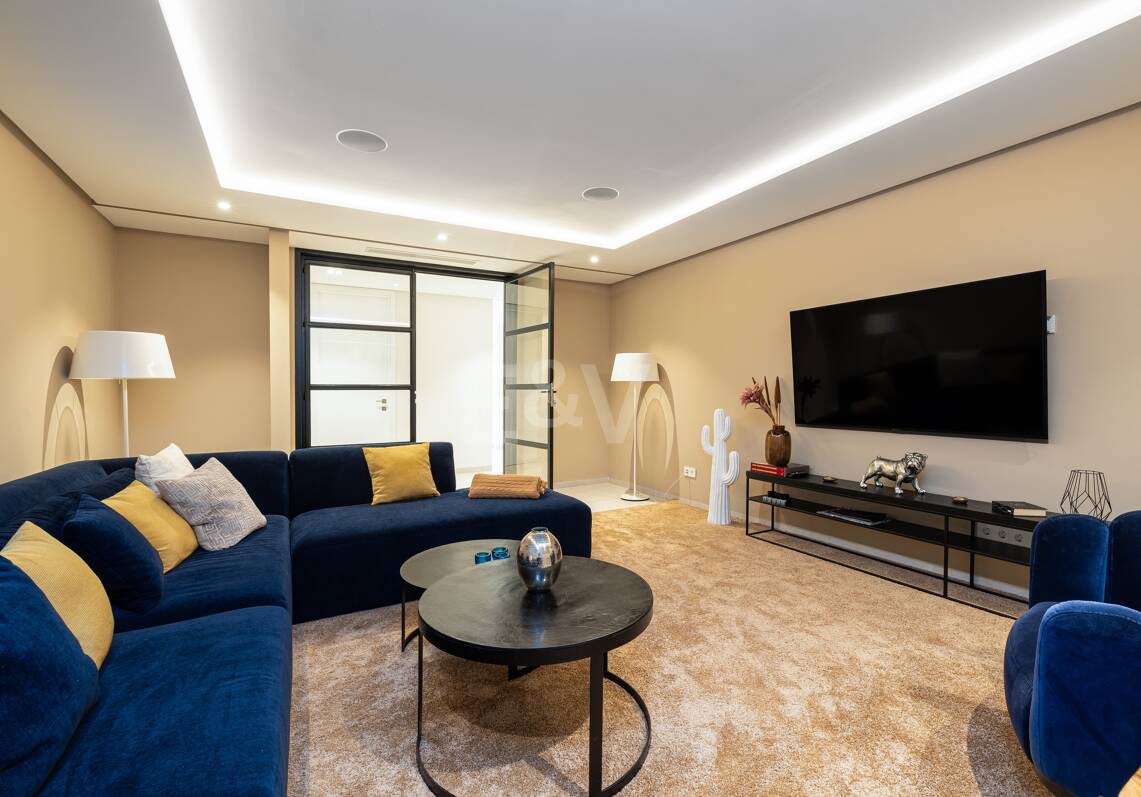Moderne Familienvilla in Los Naranjos Golf in einer abgeschlossenen Wohnanlage in Nueva Andalucia