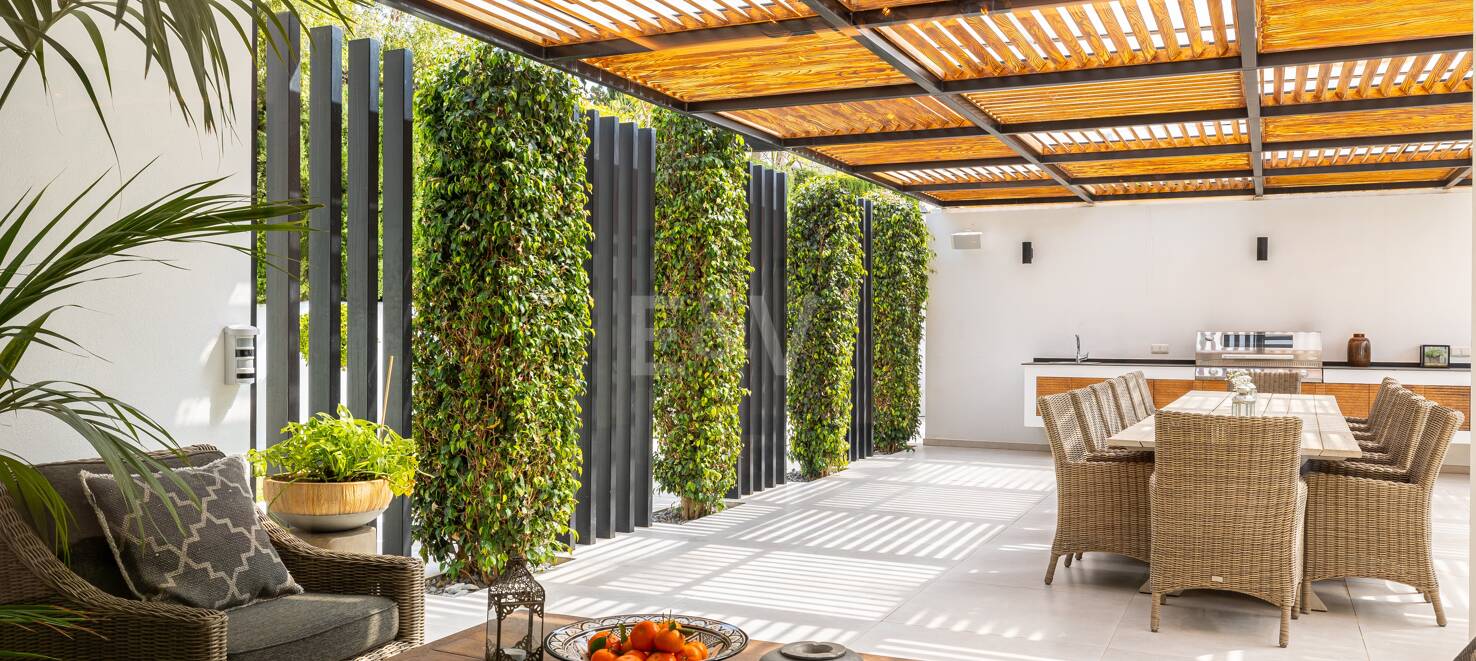 Modern Family Villa in Los Naranjos Golf within a Gated Community