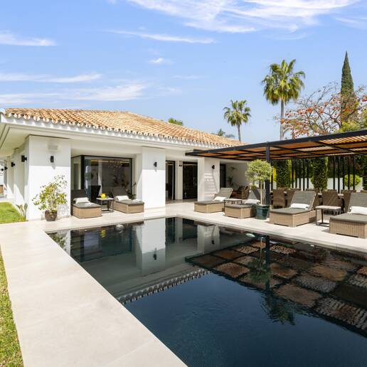 Modern Family Villa in Los Naranjos Golf within a Gated Community