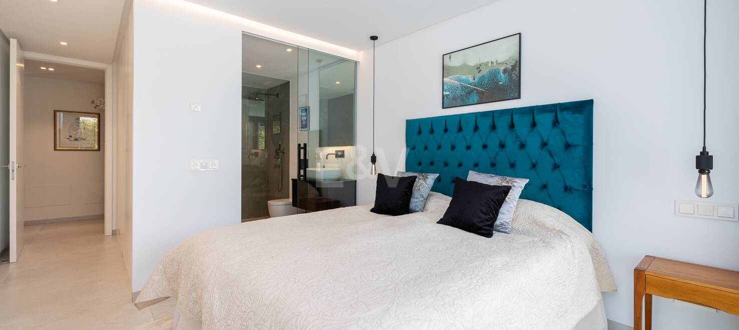 Modern Family Villa in Los Naranjos Golf within a Gated Community