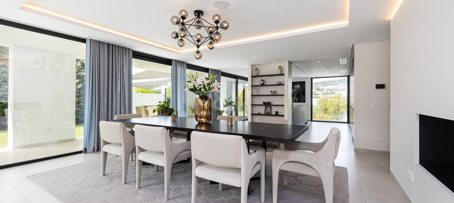 Modern Family Villa in Los Naranjos Golf within a Gated Community