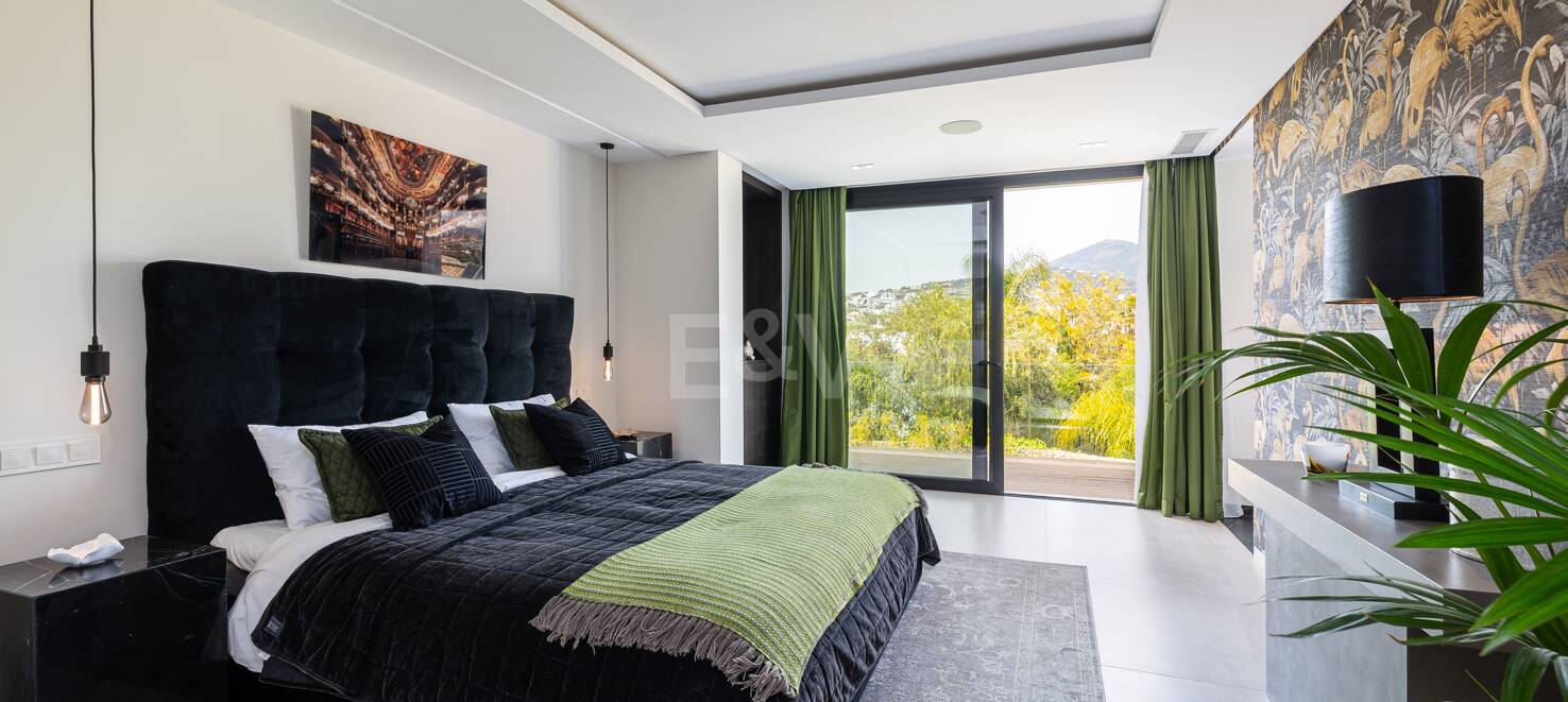 Modern Family Villa in Los Naranjos Golf within a Gated Community