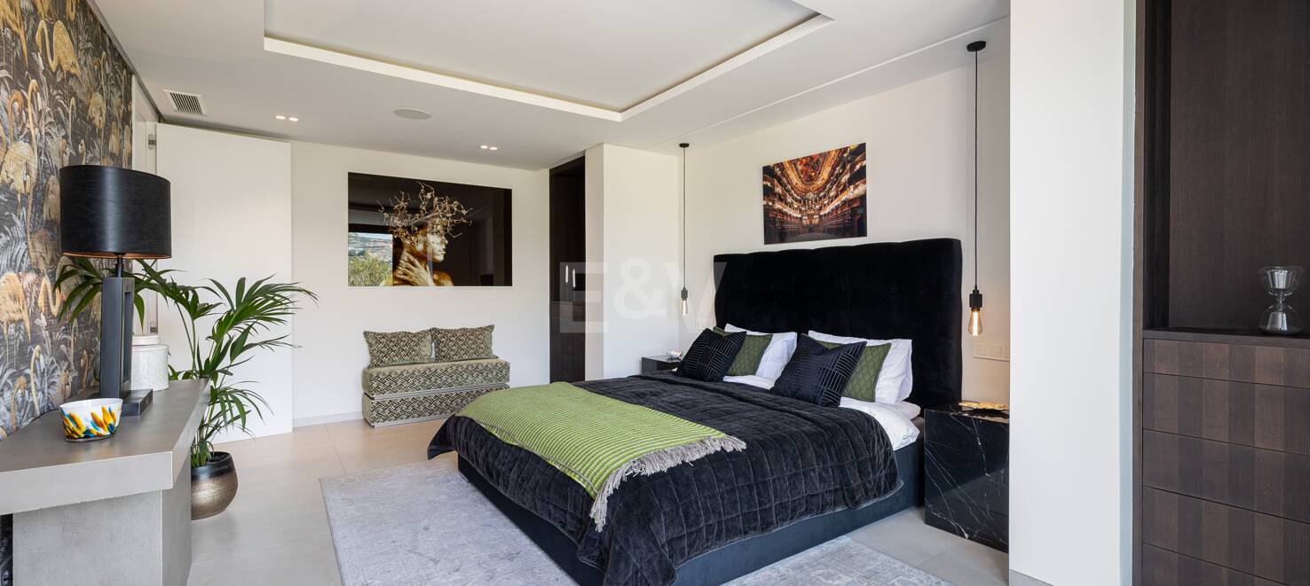 Modern Family Villa in Los Naranjos Golf within a Gated Community