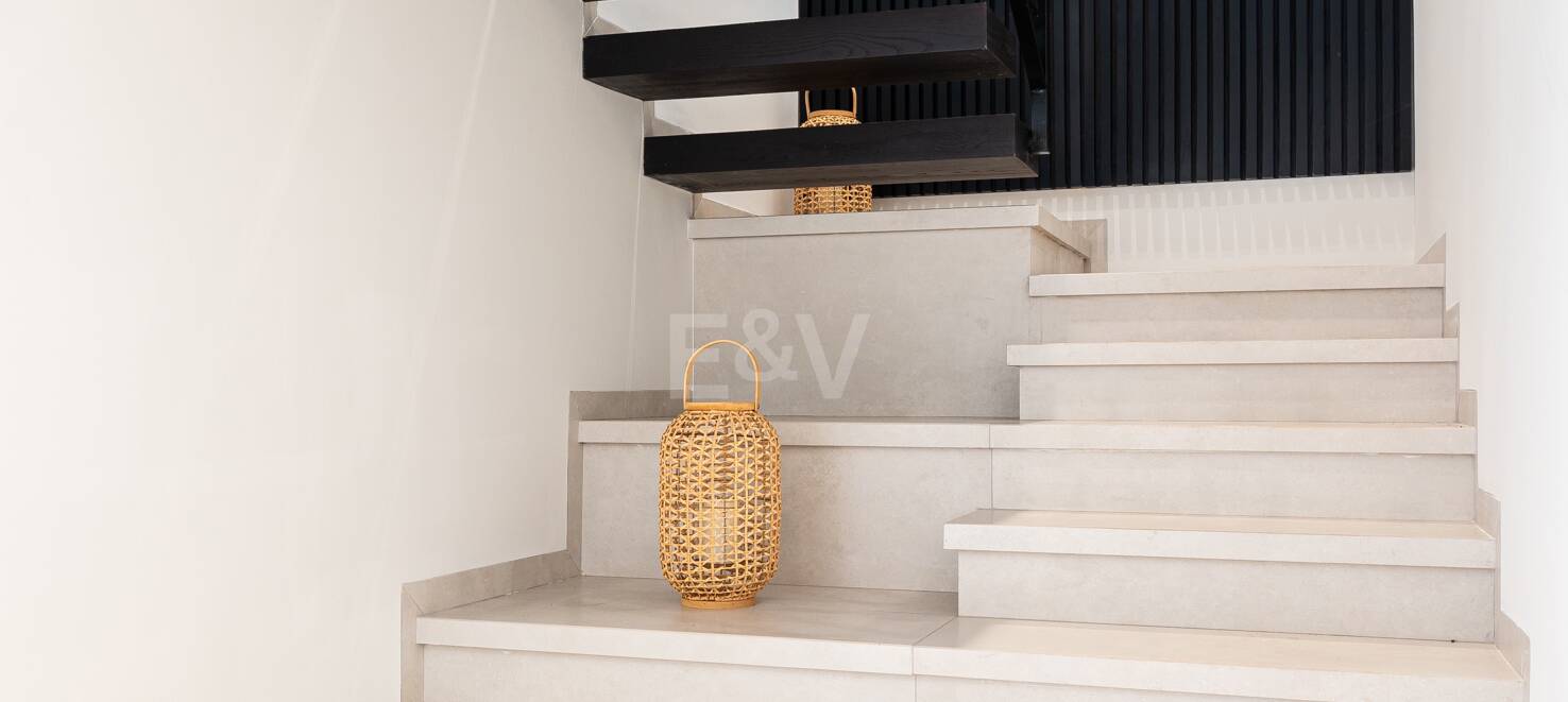 Modern Family Villa in Los Naranjos Golf within a Gated Community