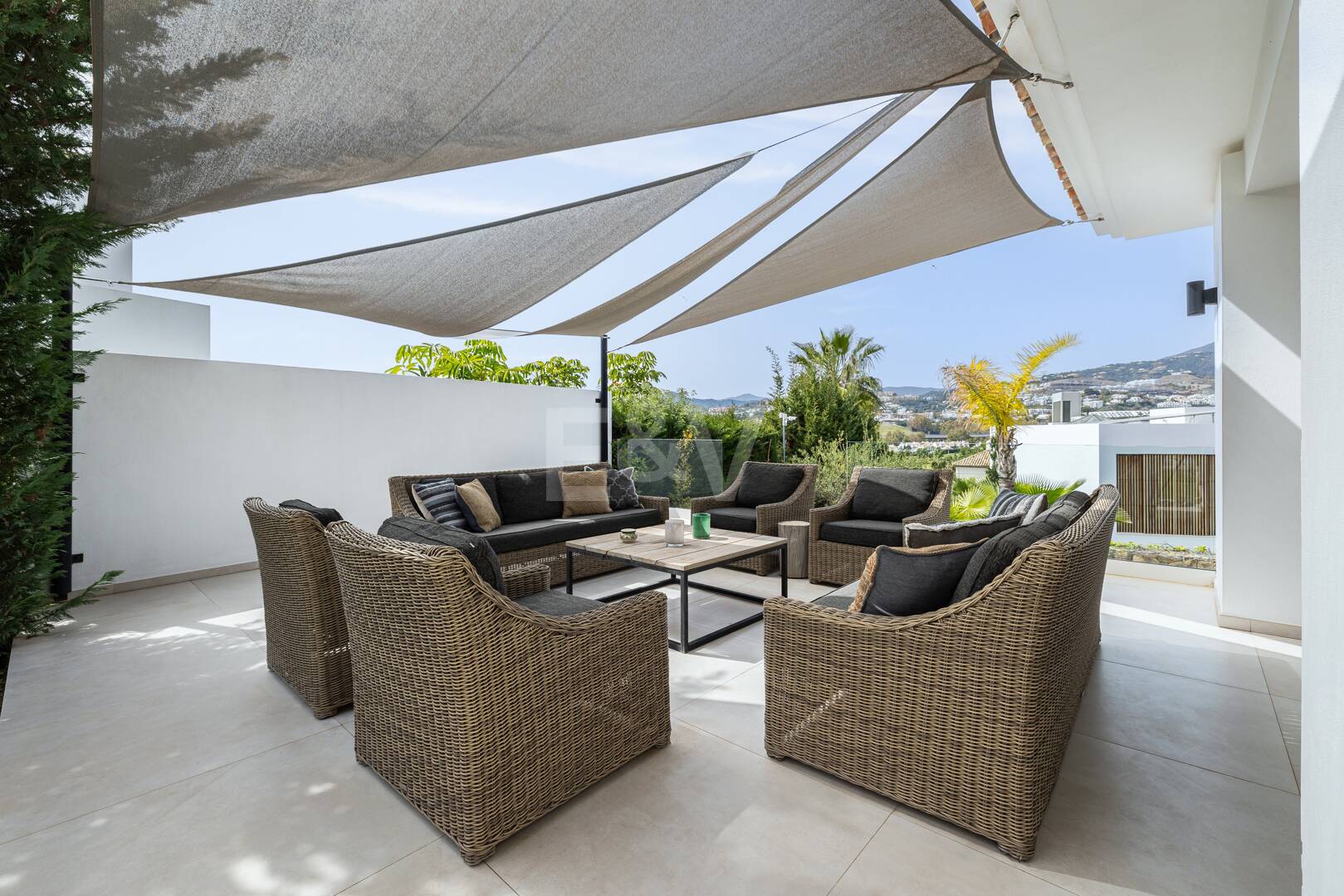 Modern Family Villa in Los Naranjos Golf within a Gated Community