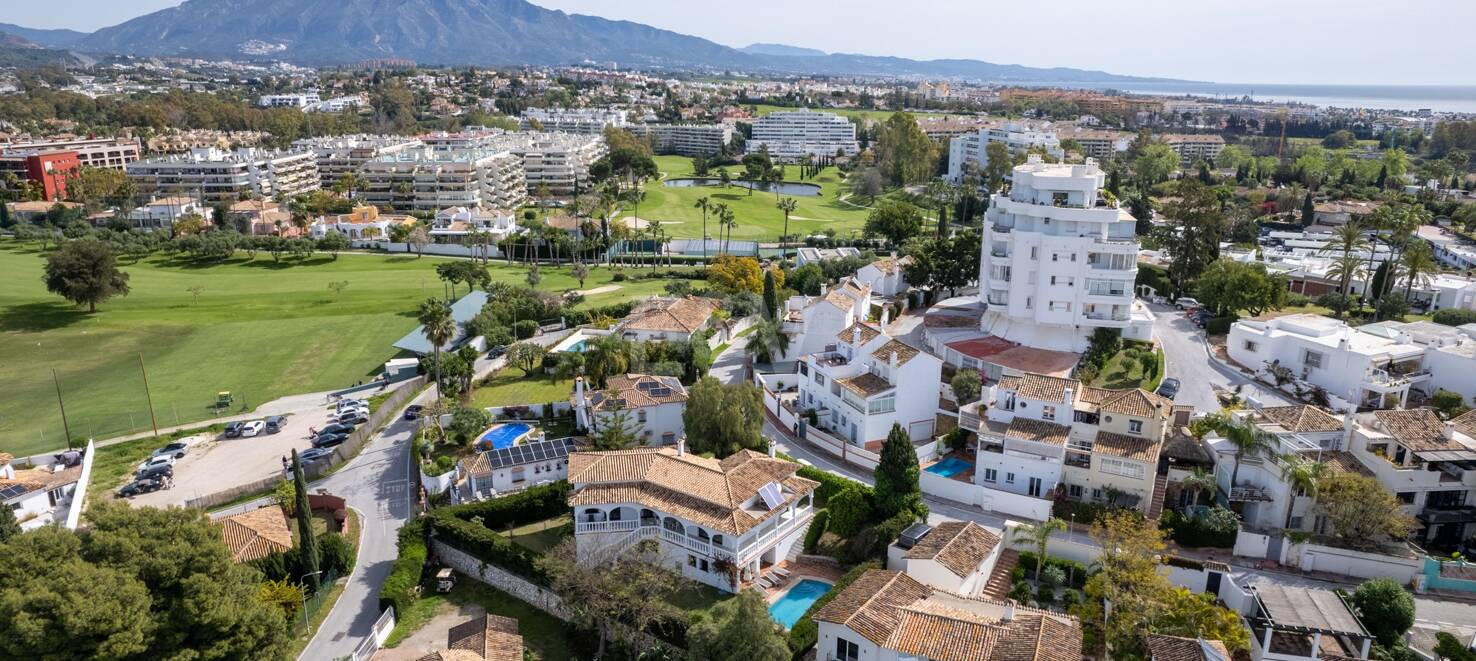 Beautiful villa in the exclusive area of Guadalmina near to the Golf Course