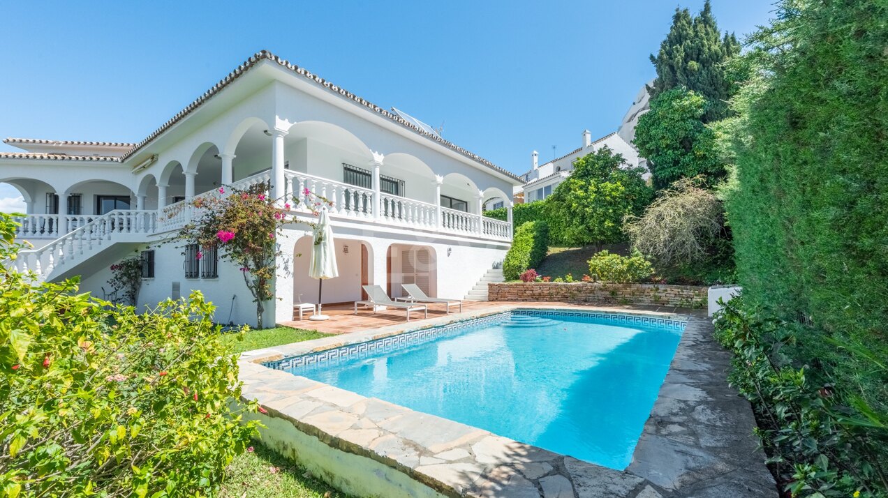 Encantadora villa familiar en Guadalmina a poca distancia del prestigioso campo de golf