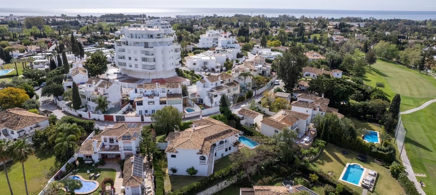 Beautiful villa in the exclusive area of Guadalmina near to the Golf Course