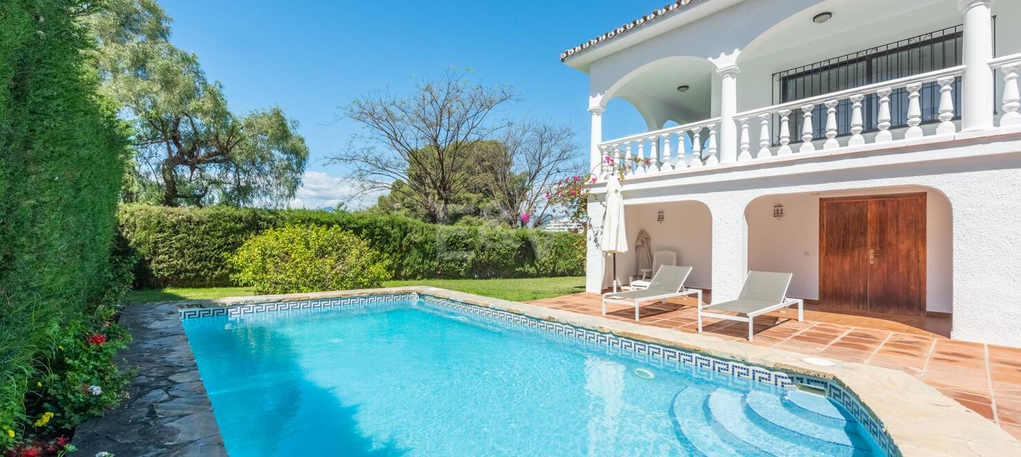 Beautiful villa in the exclusive area of Guadalmina near to the Golf Course