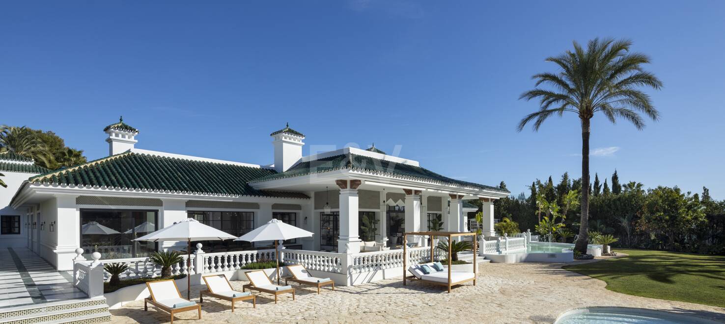 Luxury villa in Aloha Golf with timeless elegance