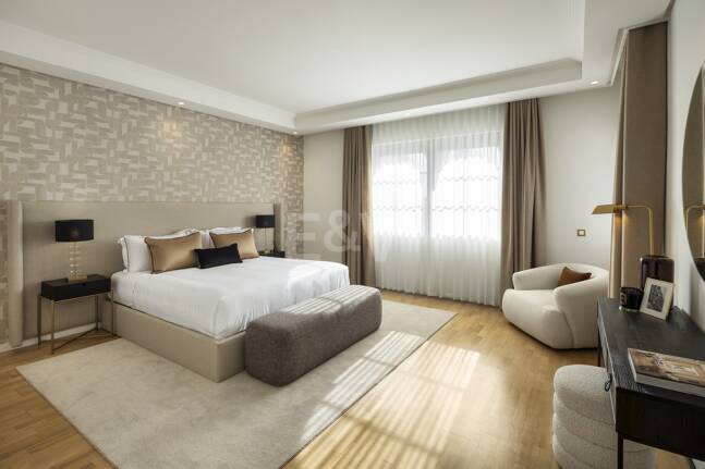 Lyxvilla i Aloha Golf Valley med tidlös elegans