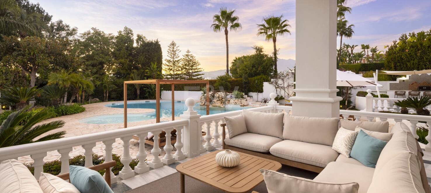 Luxury villa in Aloha Golf with timeless elegance