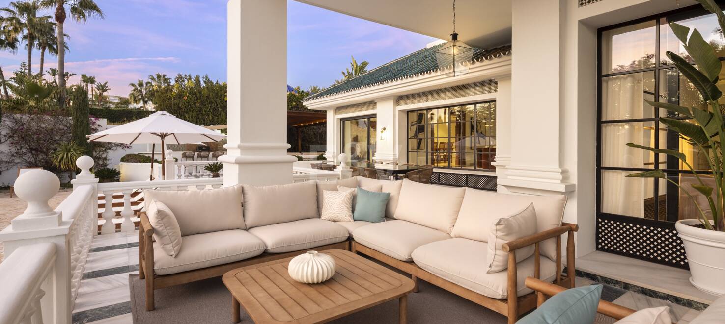 Luxury villa in Aloha Golf with timeless elegance