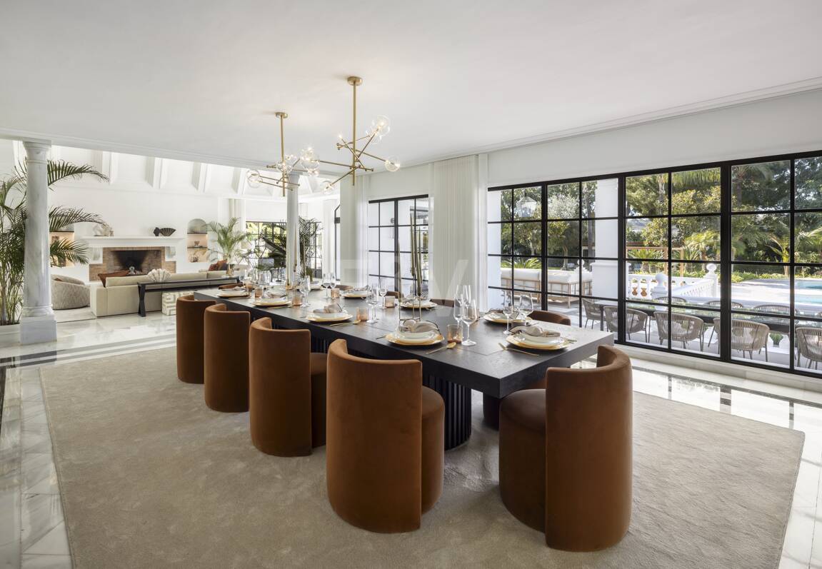 Lyxvilla i Aloha Golf Valley med tidlös elegans