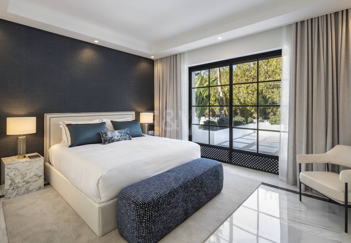 Lyxvilla i Aloha Golf Valley med tidlös elegans